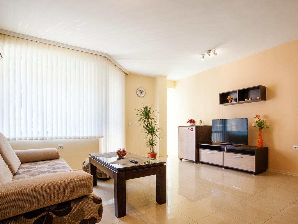 Aparthotel Bright House