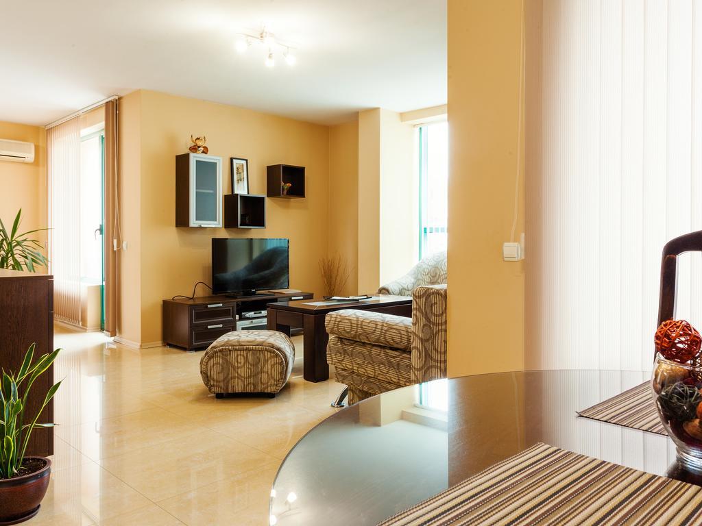 Bright House 3*